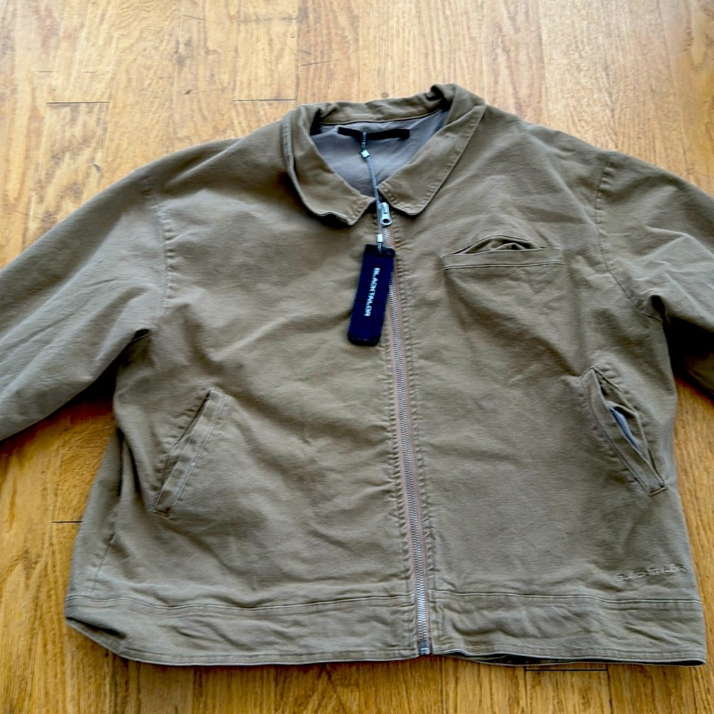 Black tailor jacket never worn still with the tag.